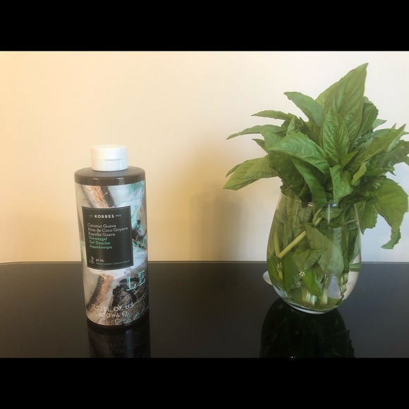 2 Korres Shower Gels - Picture 4 of 5